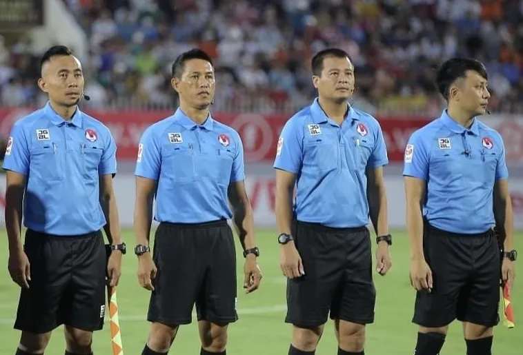 Trợ Lý Trọng Tài Bóng Đá Và Những Vai Trò Quan Trọng Trên Sân Cỏ